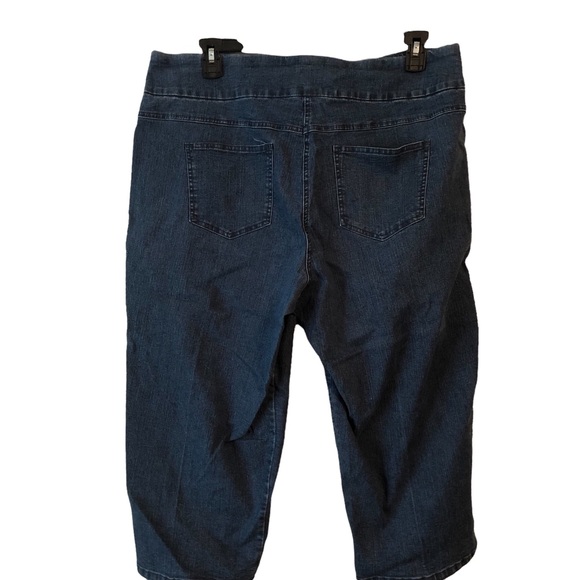 Ruby Rd pull on Capri jeans - Picture 4 of 5